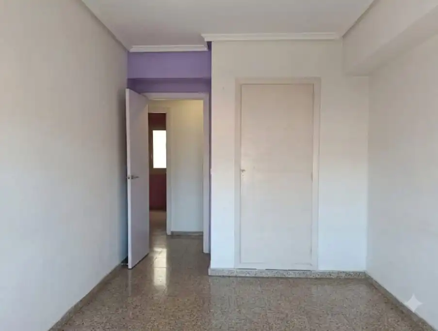 Piso en venta en Valencia con Balcón y Alarma