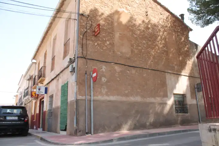 Reihenhaus zum Verkauf in El Pinós / Pinoso