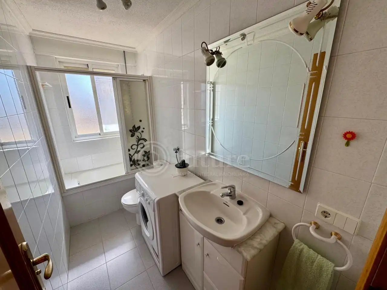 Bathroom of Flat for rent in Salamanca  with Heating, Furnished and Balcony