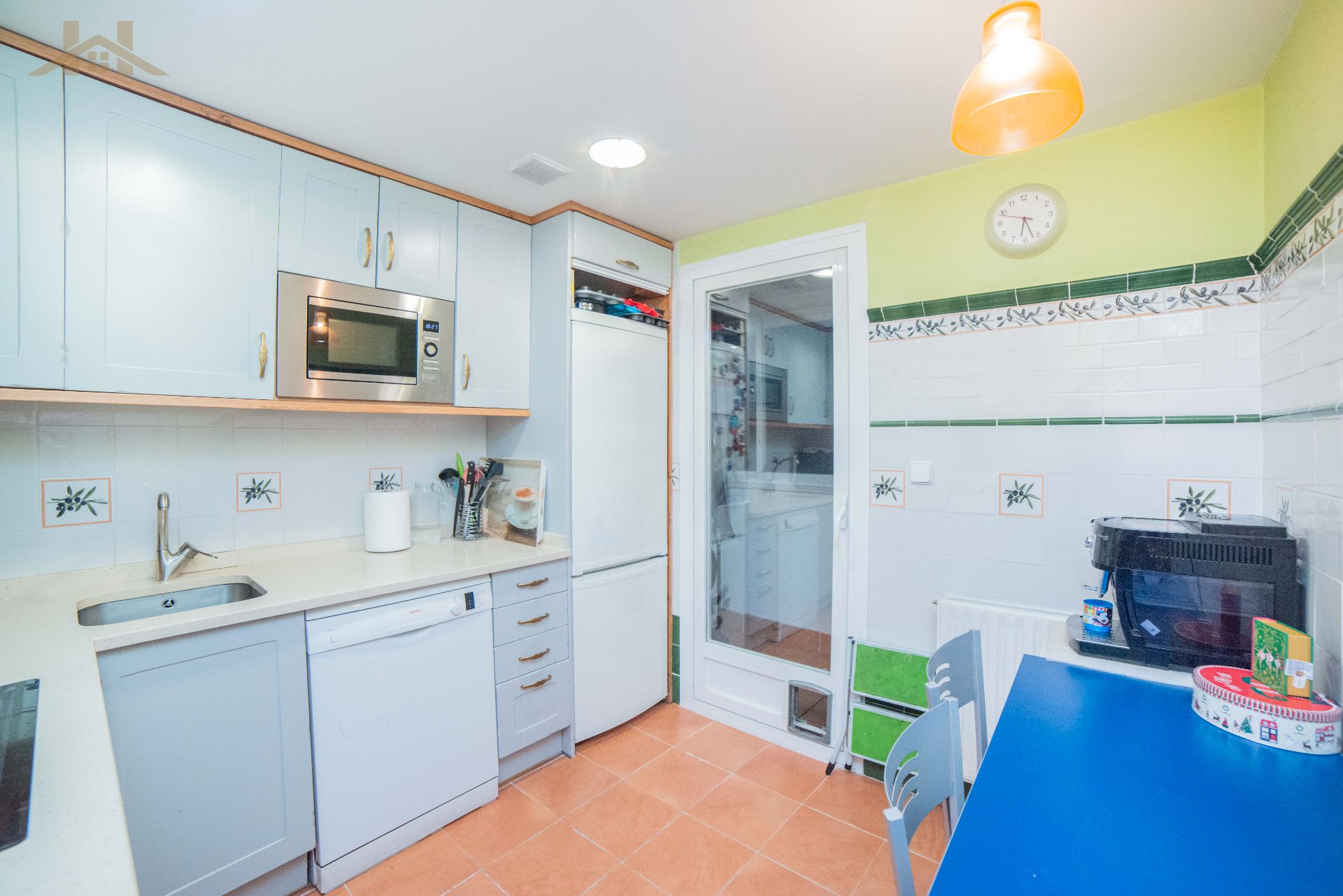 Cocina de Piso en venta en Parla con Calefacción, Amueblado y Piscina comunitaria