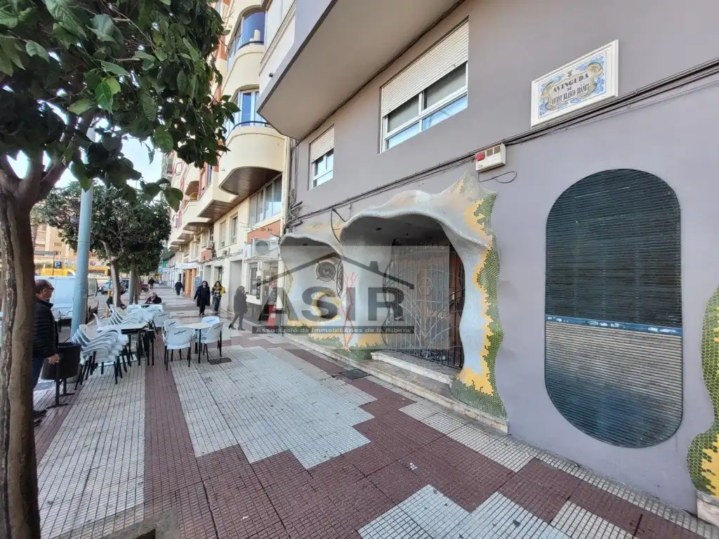Vista exterior de Local en venta en Valencia