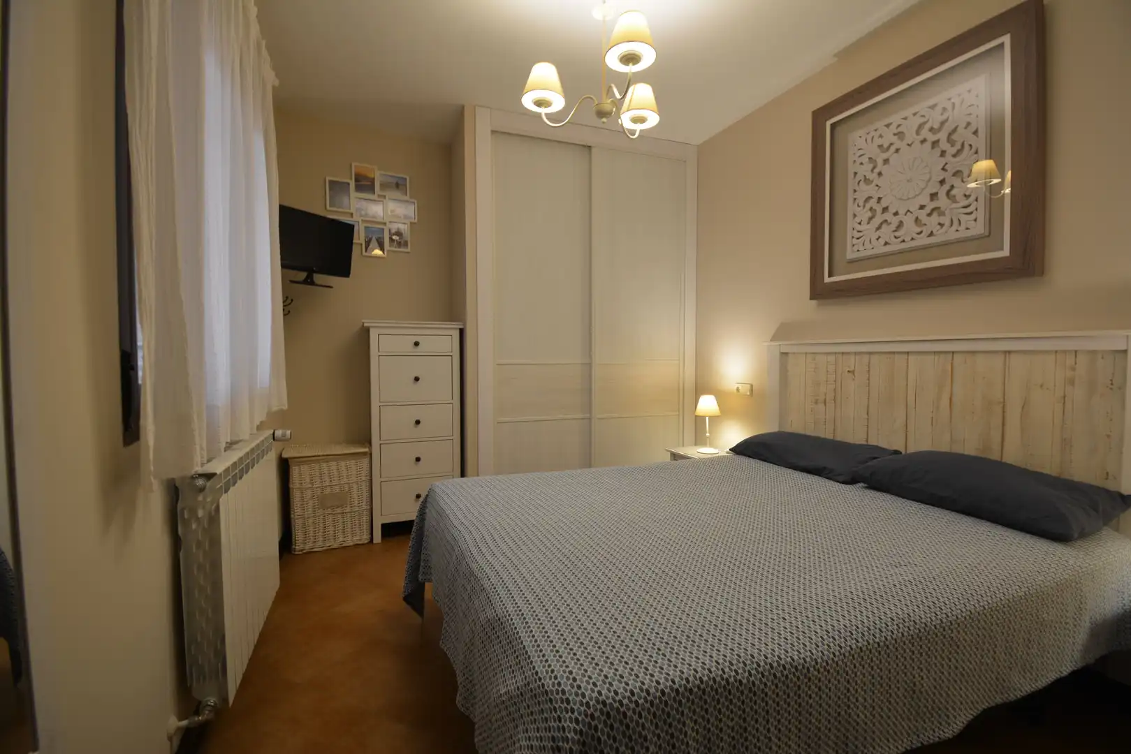 Schlafzimmer von Country house zum Verkauf in Robledillo de Mohernando mit Klimaanlage, Privatgarten und Terrasse