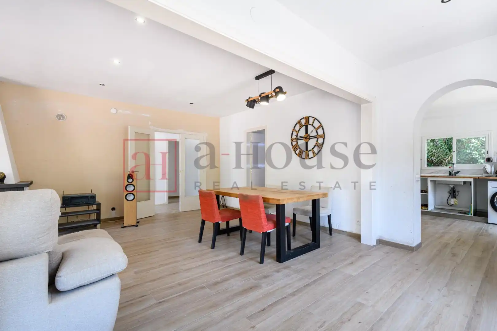 Sala de estar de Casa o chalet en venta en Olivella con Parquet, Terraza y Piscina