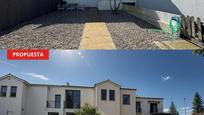 Vista exterior de Casa o xalet en venda en Sanlúcar de Barrameda amb Jardí privat, Terrassa i Traster