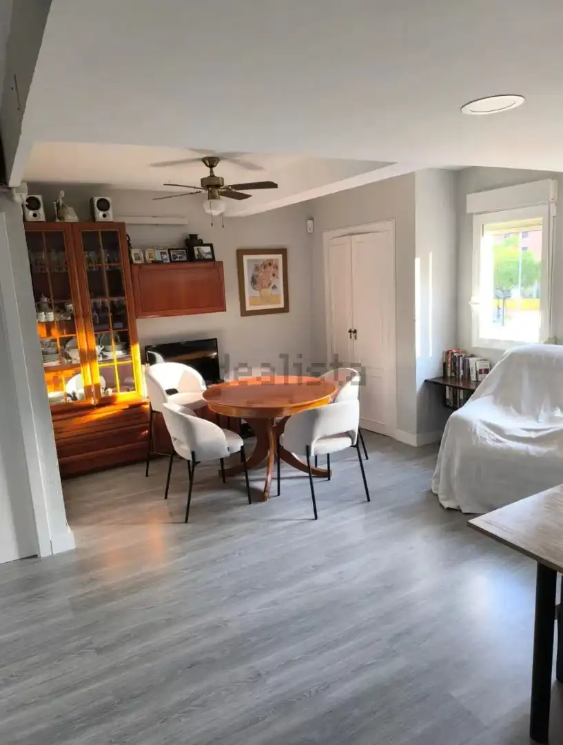 Comedor de Piso en venta en Valencia con Aire acondicionado, Amueblado y Horno
