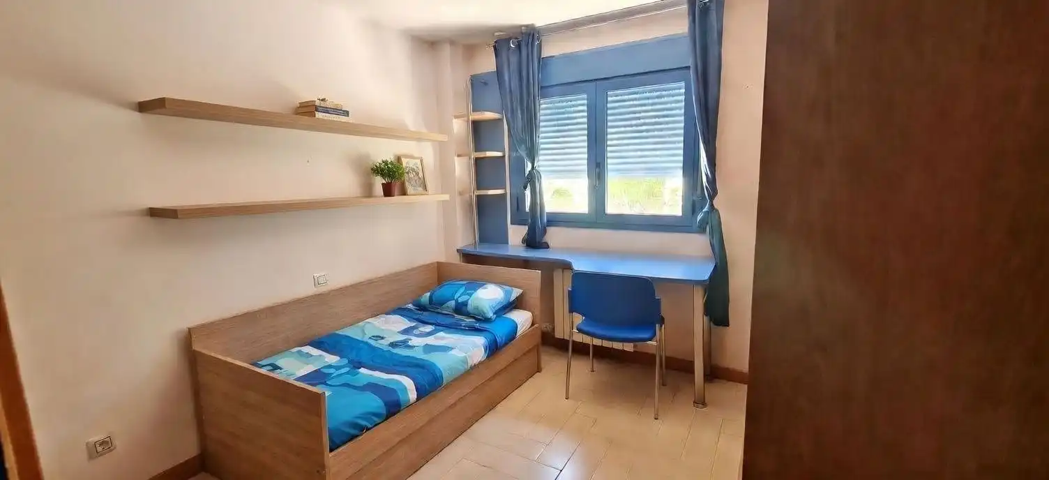 Habitación de Piso en venta en Madrid con Calefacción, Terraza y Trastero