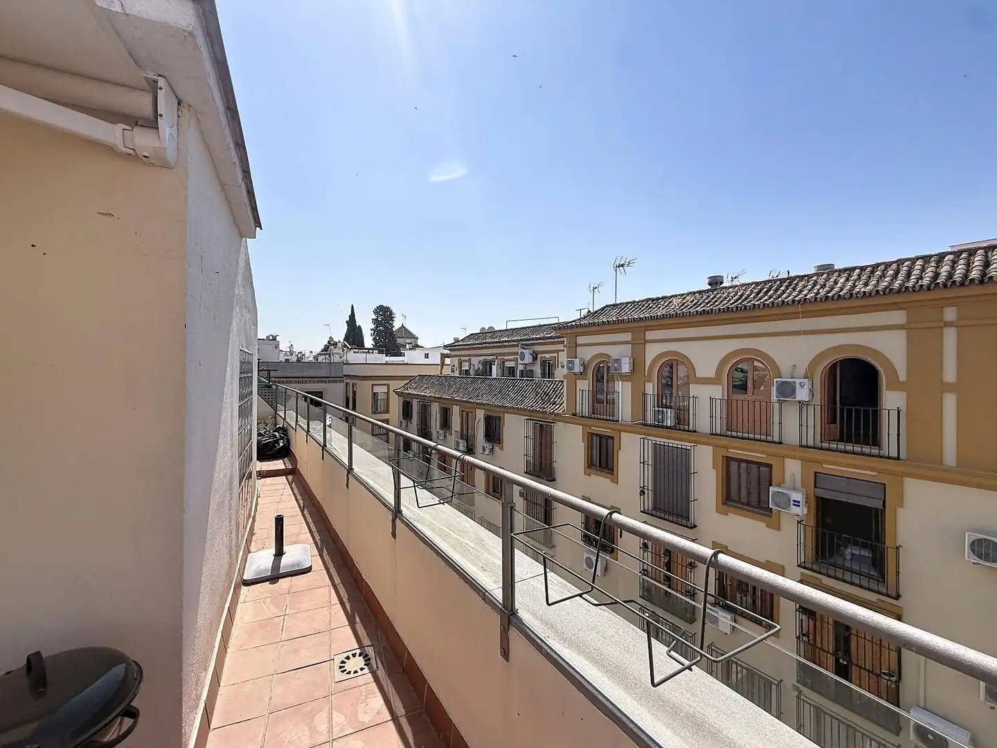 Vista exterior de Ático en venta en Sevilla