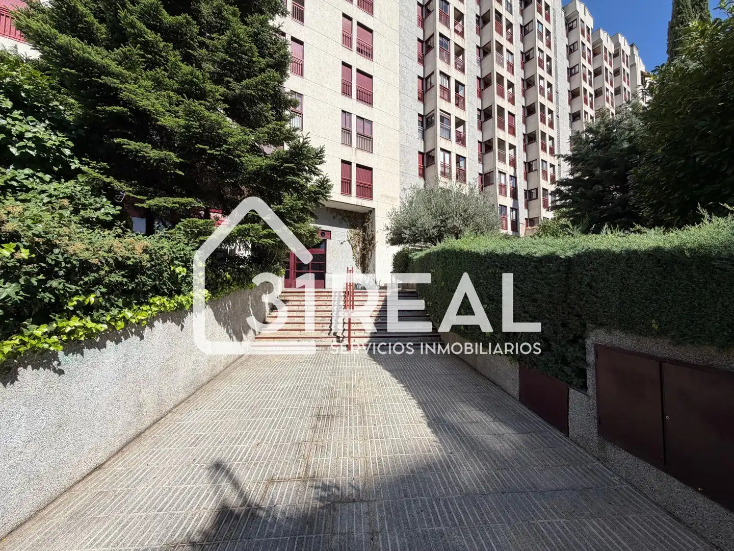 Vista exterior de Piso en venta en Madrid con Aire acondicionado, Calefacción y Jardín privado