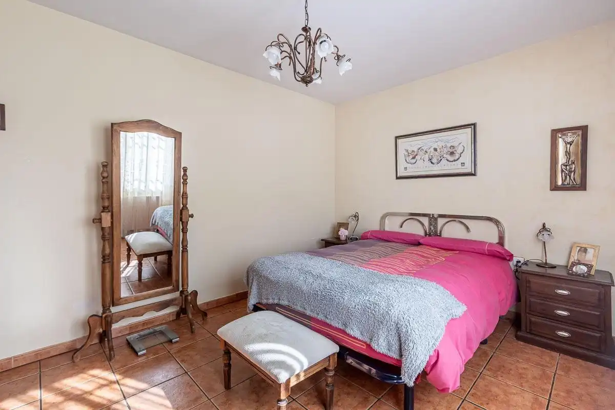 Dormitori de Casa o xalet en venda en Las Gabias amb Calefacció, Jardí privat i Terrassa