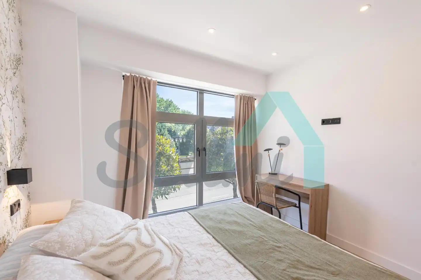 Flat for rent in Calle Real Oviedo, Masip