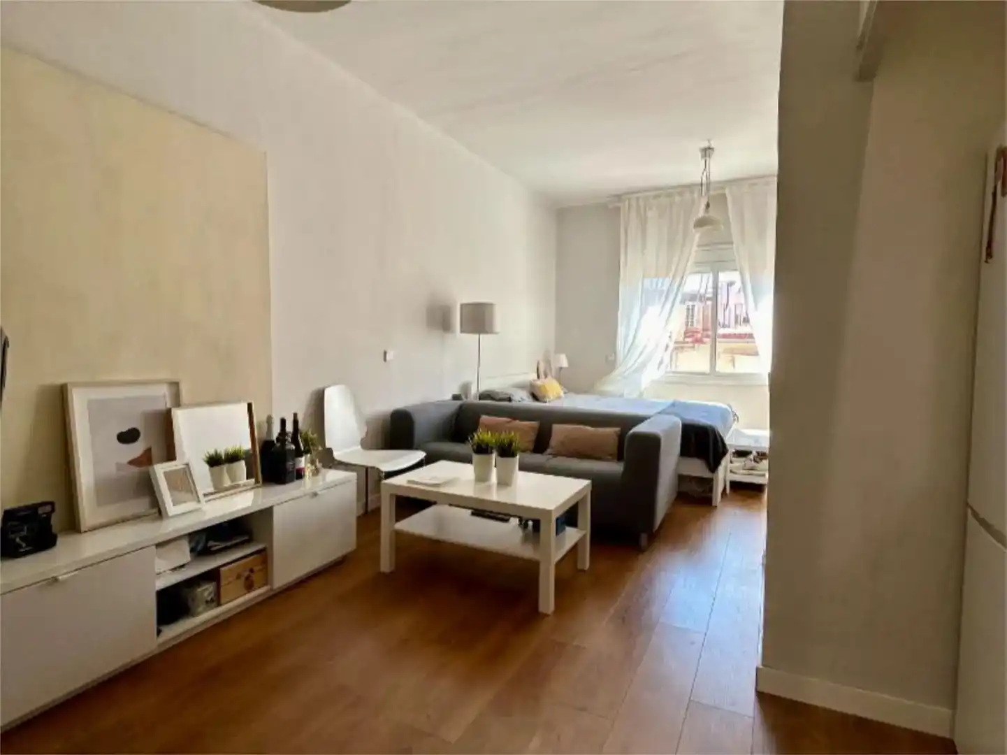 Sala d'estar de Estudi en venda en  Barcelona Capital amb Aire condicionat