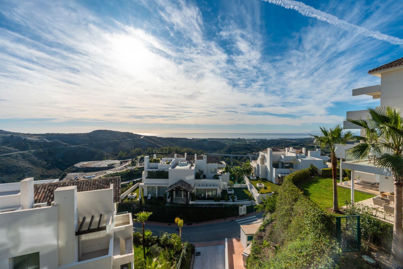 Exterior view of Flat for sale in Benahavís  with Air Conditioner, Private garden and Terrace
