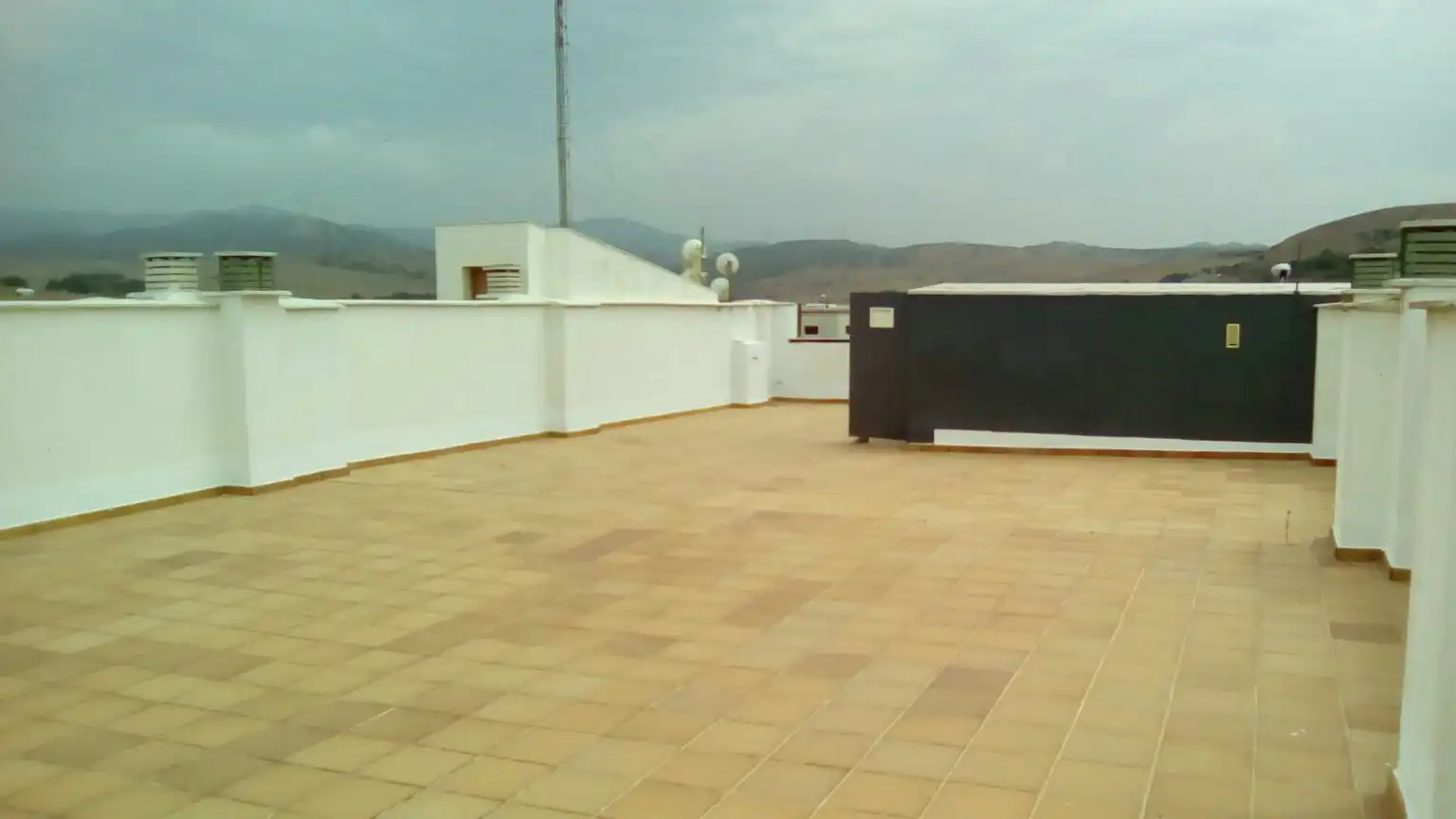 Terrasse von Fabrikhallen zum Verkauf in Tarifa