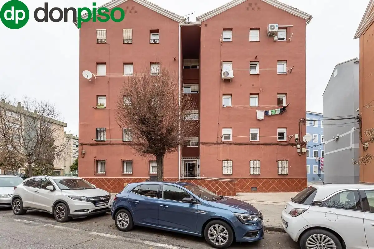 Vista exterior de Piso en venta en Granada con Aire acondicionado