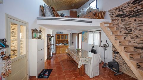 Tres casas de piedra en una aldea de montaña en A Rúa, imatge 4