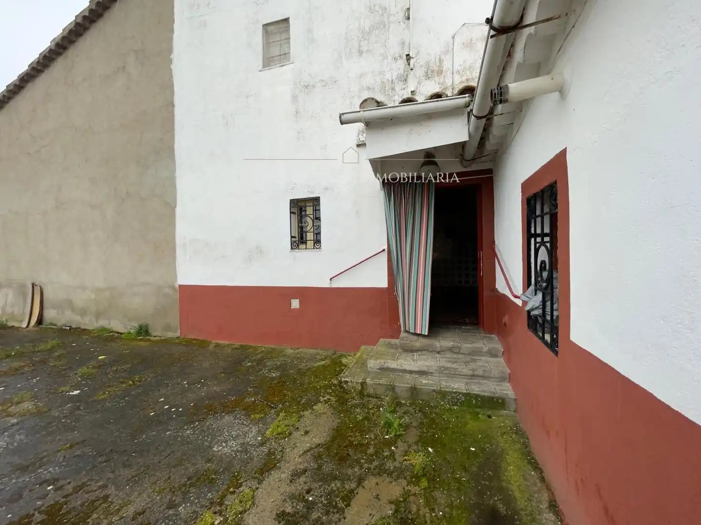 Vista exterior de Casa o xalet en venda en San Pedro de Rozados amb Calefacció, Traster i Moblat