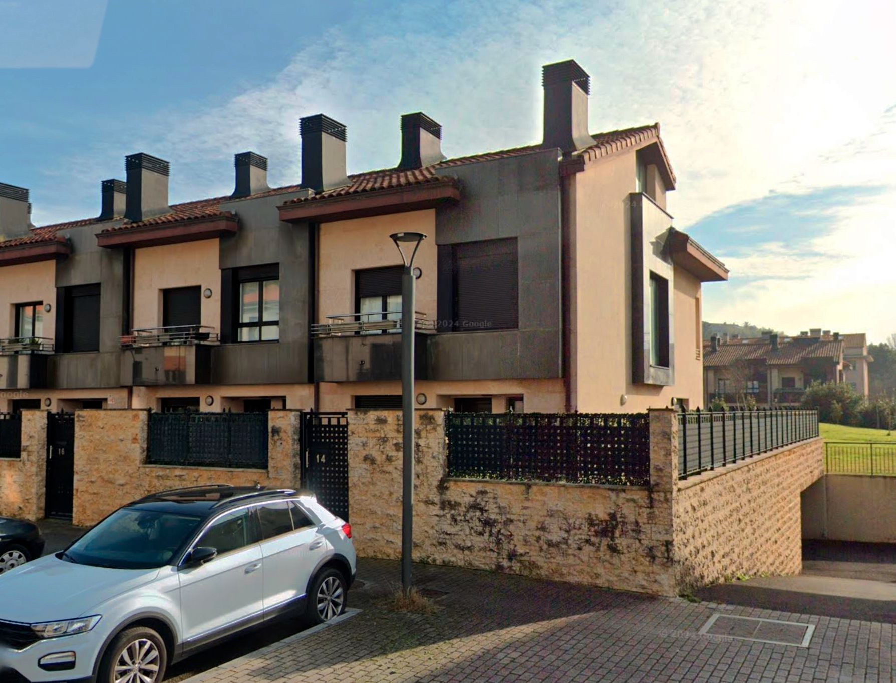 Vista exterior de Casa adosada en venda en Orio amb Aire condicionat, Calefacció i Terrassa