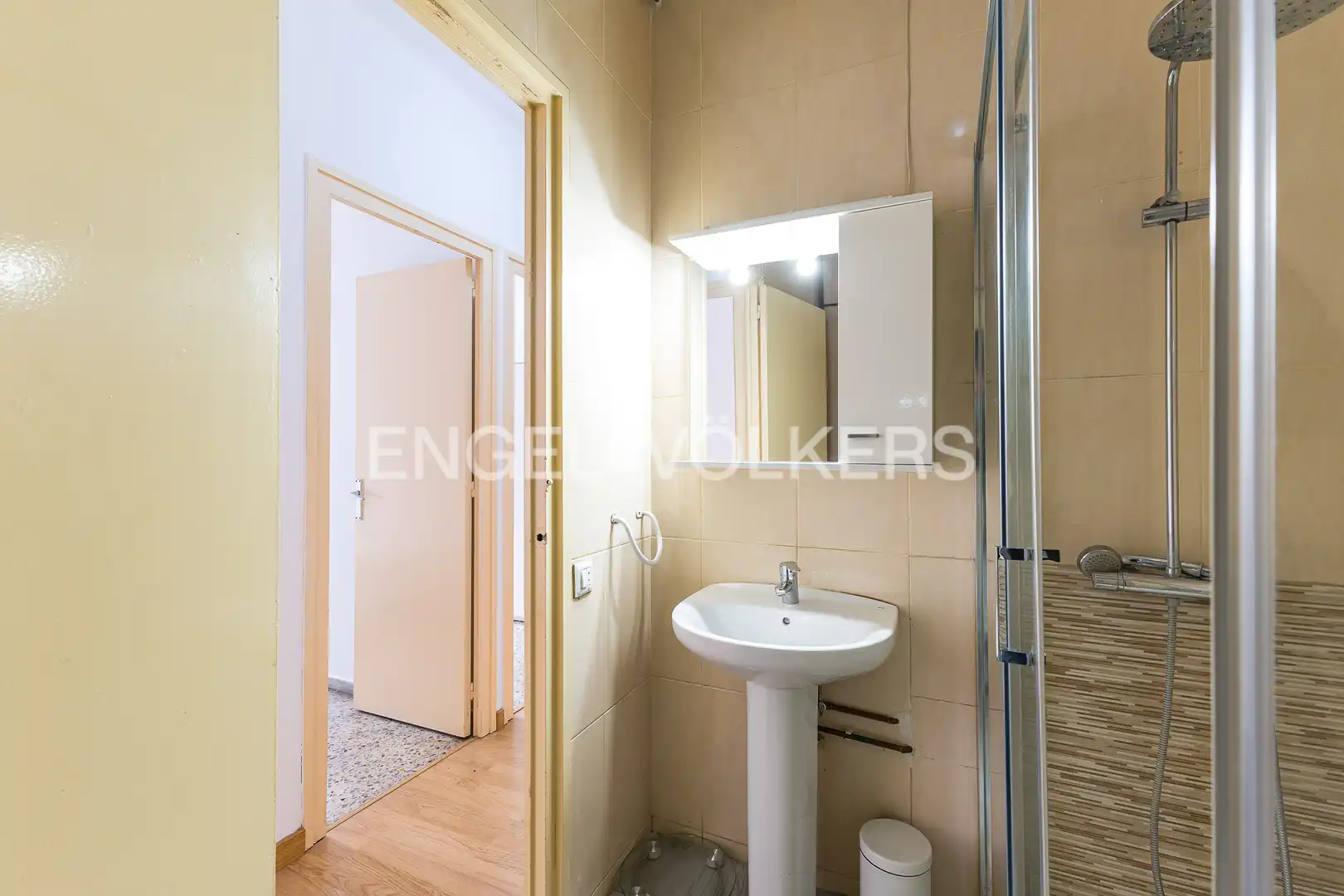 Bathroom of Flat for rent in Barcelona  with Heating, Furnished and Balcony