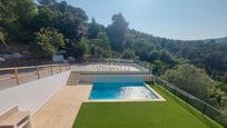 Piscina de Casa o xalet en venda en Torrelles de Llobregat amb Calefacció, Jardí privat i Terrassa