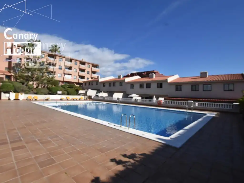 Piscina de Casa adosada de alquiler en Granadilla de Abona con Calefacción, Jardín privado y Balcón