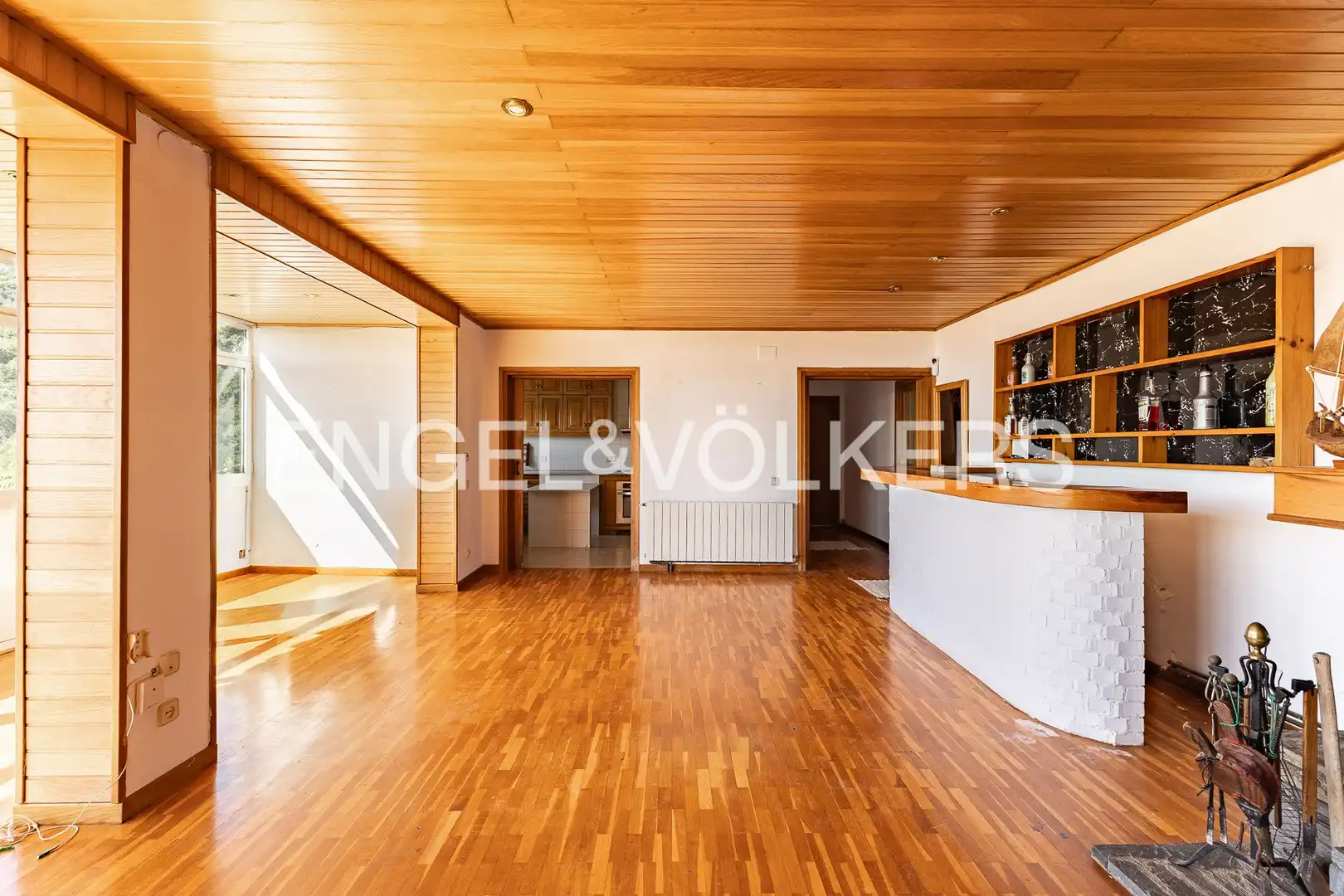 Sala de estar de Casa o chalet en venta en Alella con Calefacción, Jardín privado y Parquet