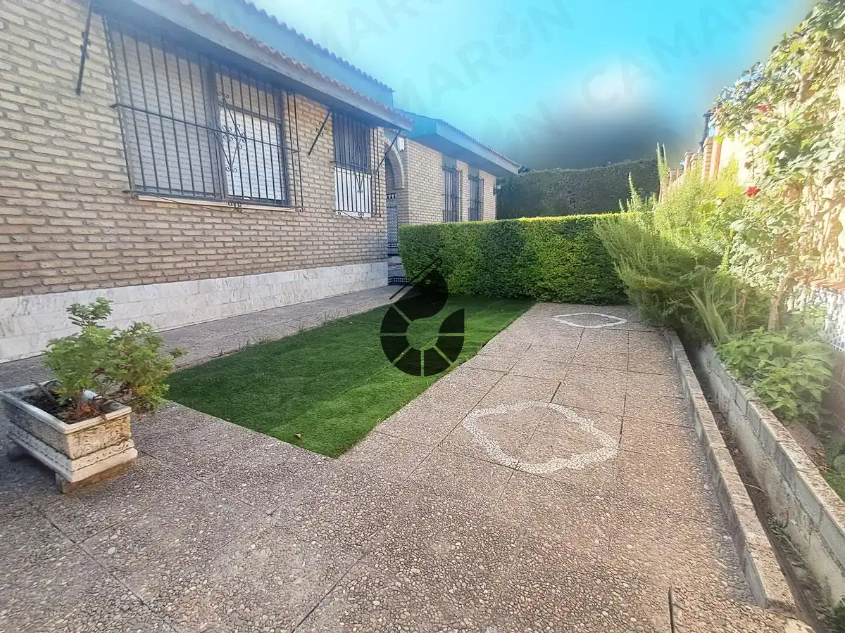Jardín de Casa o chalet en venta en Palomares del Río con Aire acondicionado, Jardín privado y Piscina