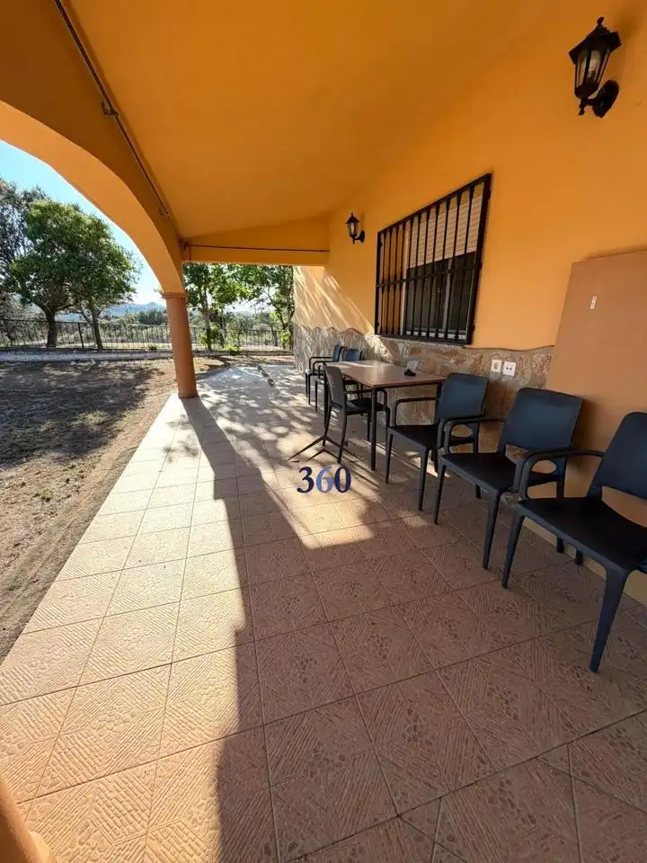Terrasse von Country house zum Verkauf in Cáceres mit Privatgarten, Terrasse und Schwimmbad