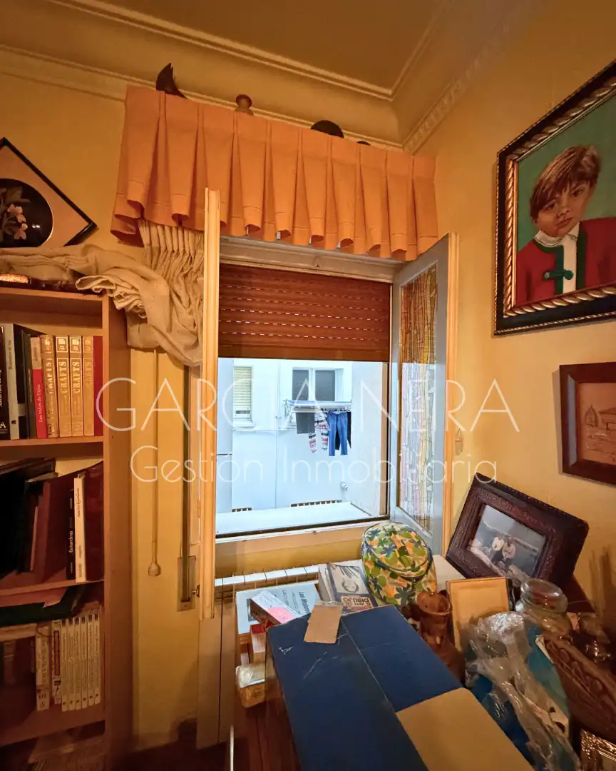 Habitación de Piso en venta en Gijón  con Calefacción, Parquet y Amueblado