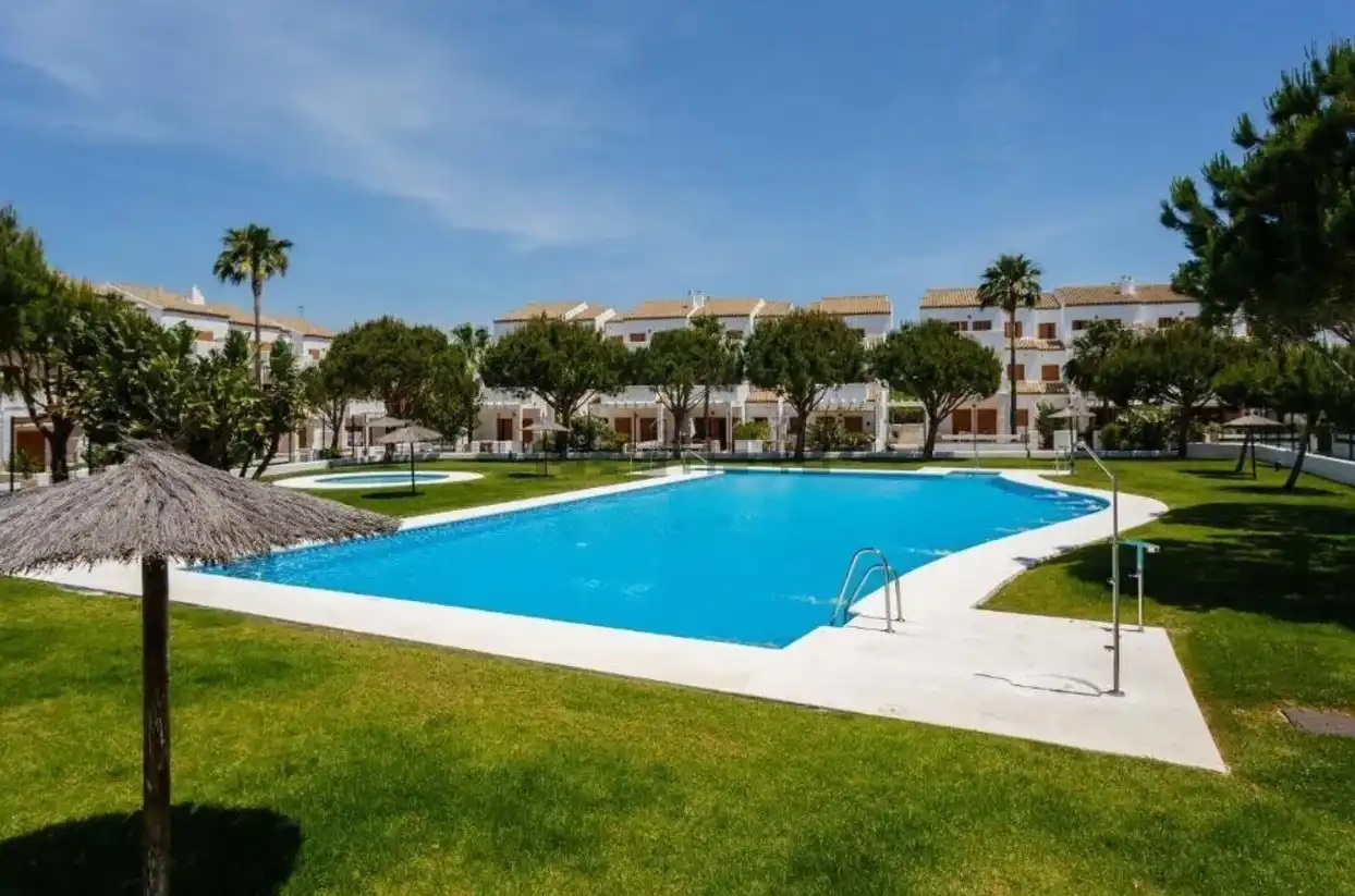 Apartamento de alquiler en Calle Salvador de Bahía, 6, La Barrosa