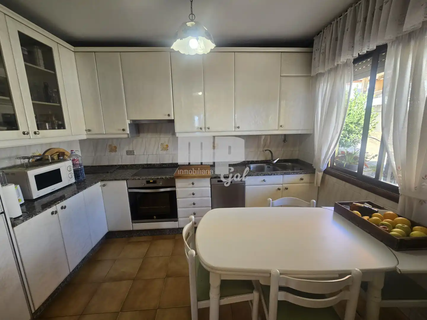 Cocina de Casa o chalet en venta en Vigo  con Calefacción, Jardín privado y Terraza