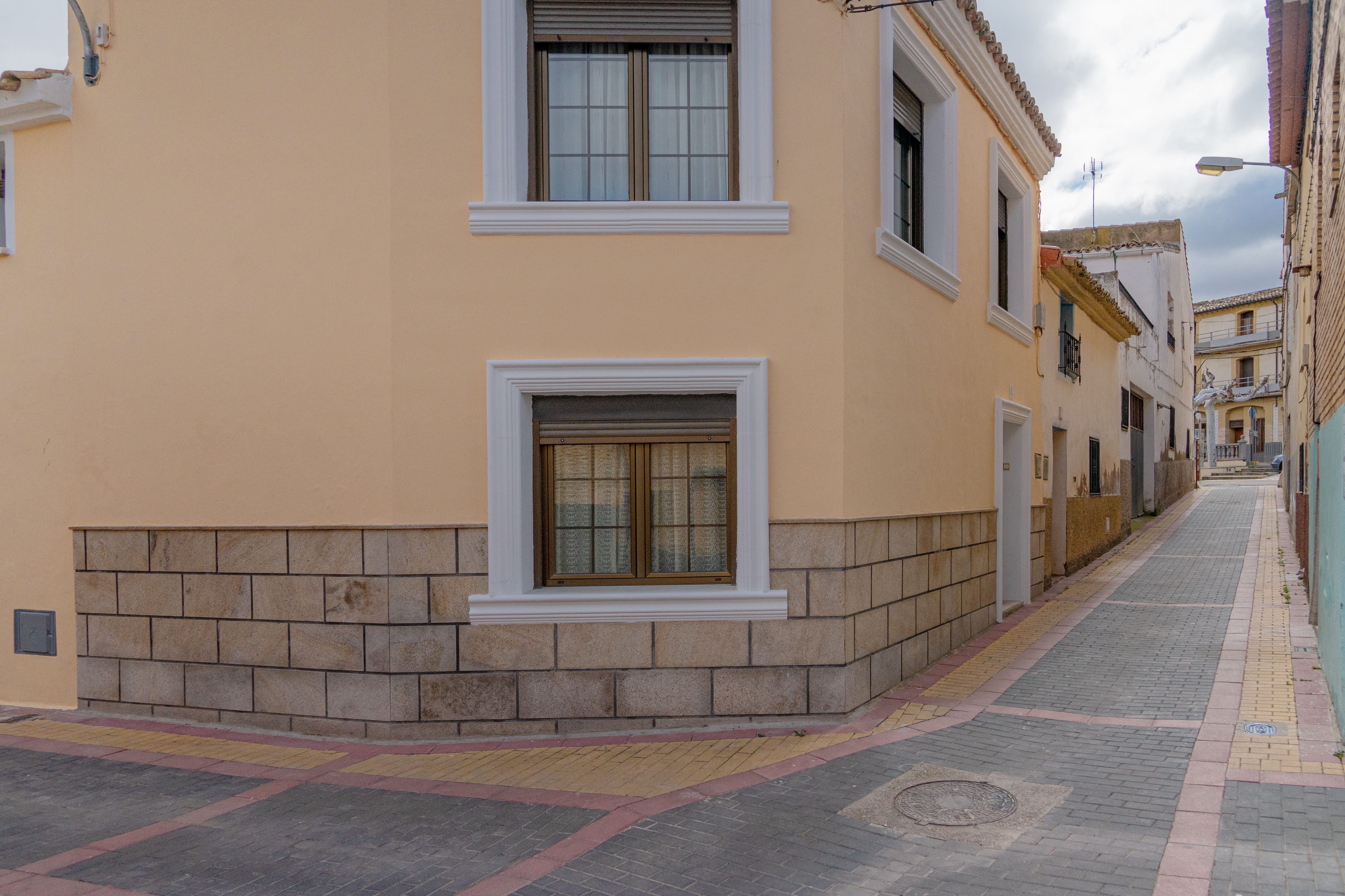 Vista exterior de Casa o xalet en venda en Novallas amb Calefacció, Terrassa i Moblat