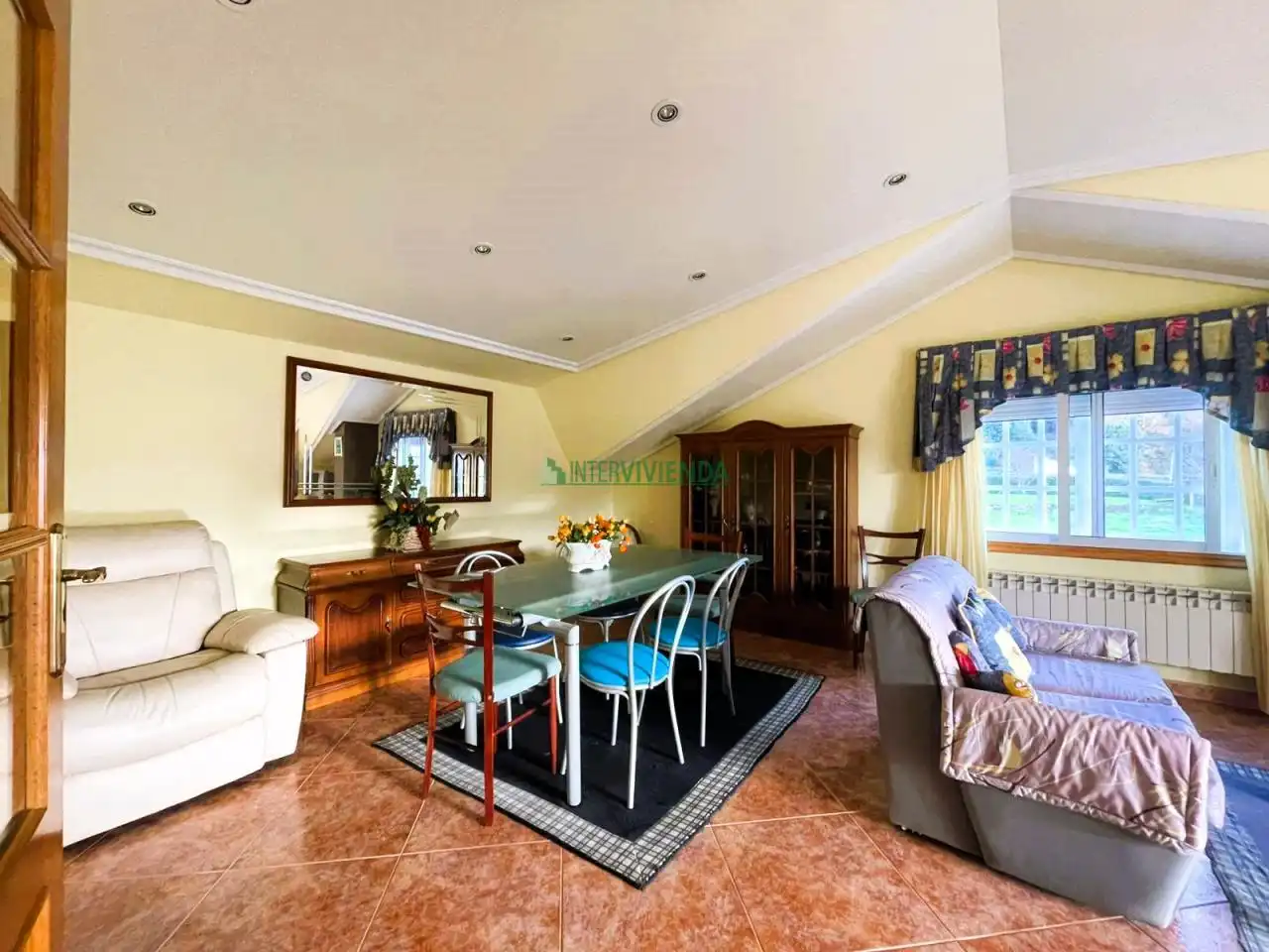 Comedor de Casa o chalet en venta en Redondela con Calefacción, Jardín privado y Terraza