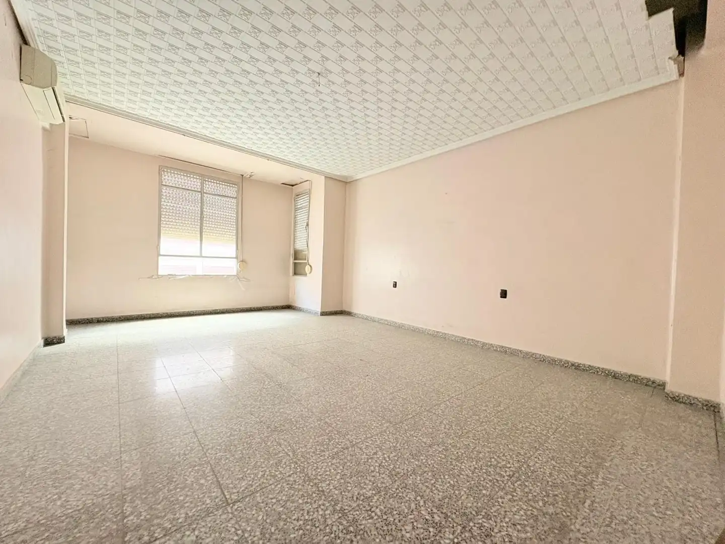 Vista exterior de Casa o xalet en venda en Alfafar amb Terrassa, Traster i Balcó