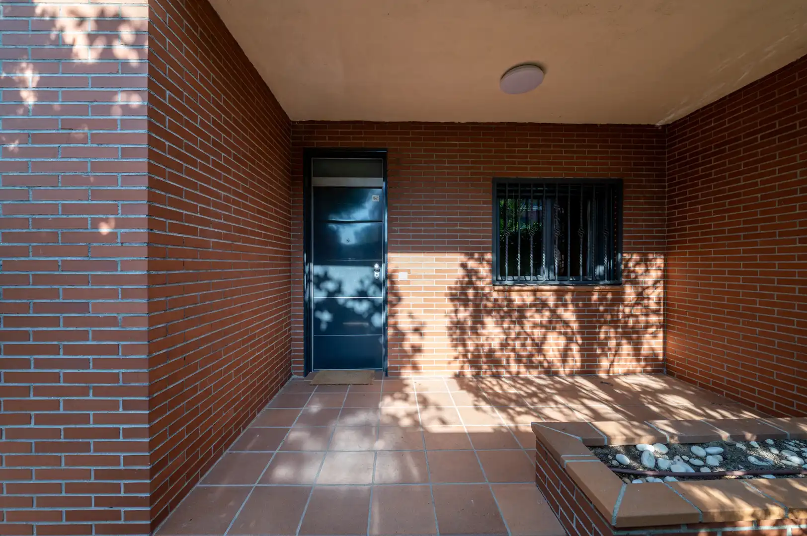 Vista exterior de Casa o xalet en venda en Las Rozas de Madrid amb Aire condicionat, Calefacció i Jardí privat
