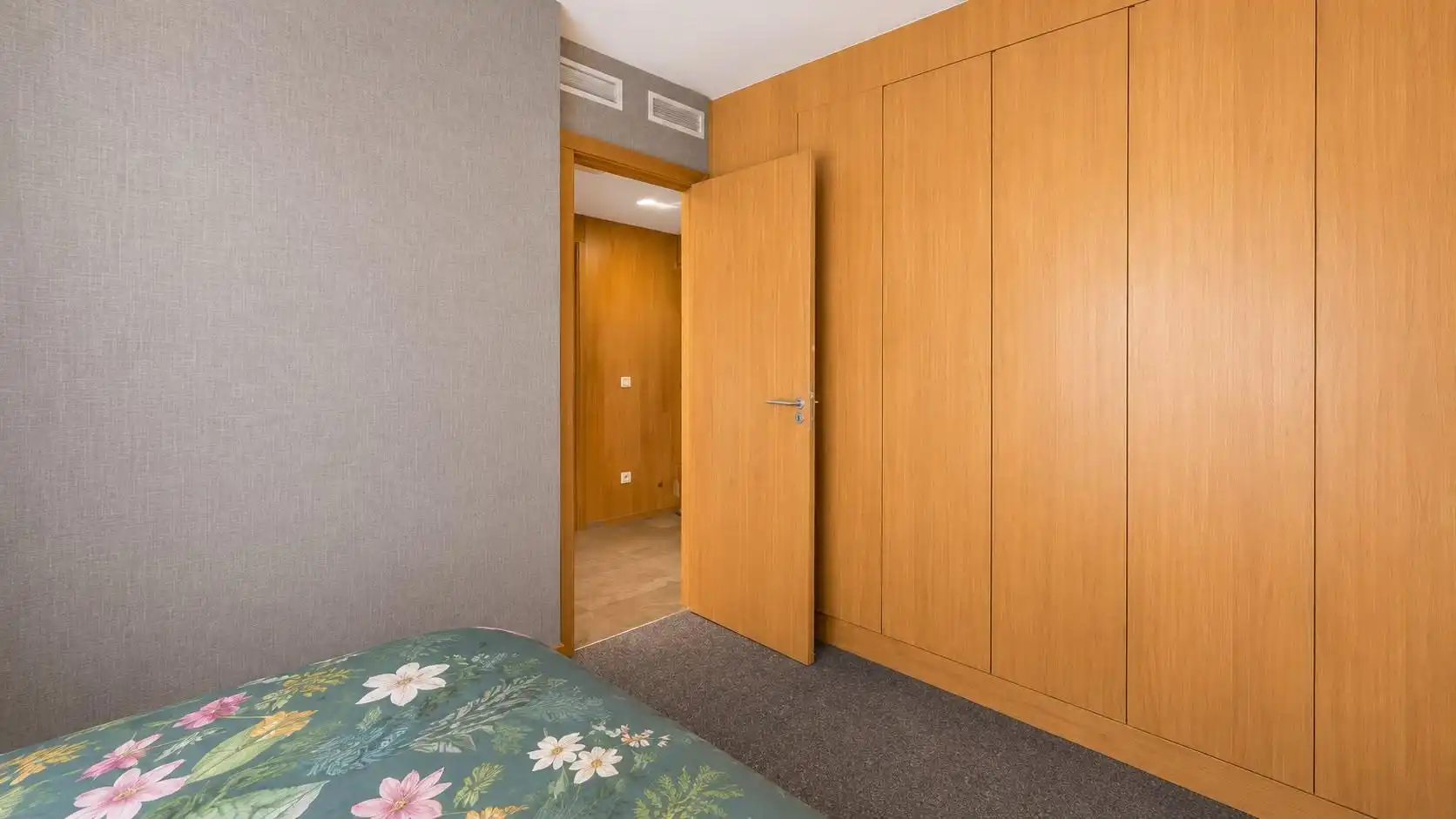 Habitación de Piso en venta en Valencia con Aire acondicionado, Calefacción y Jardín privado