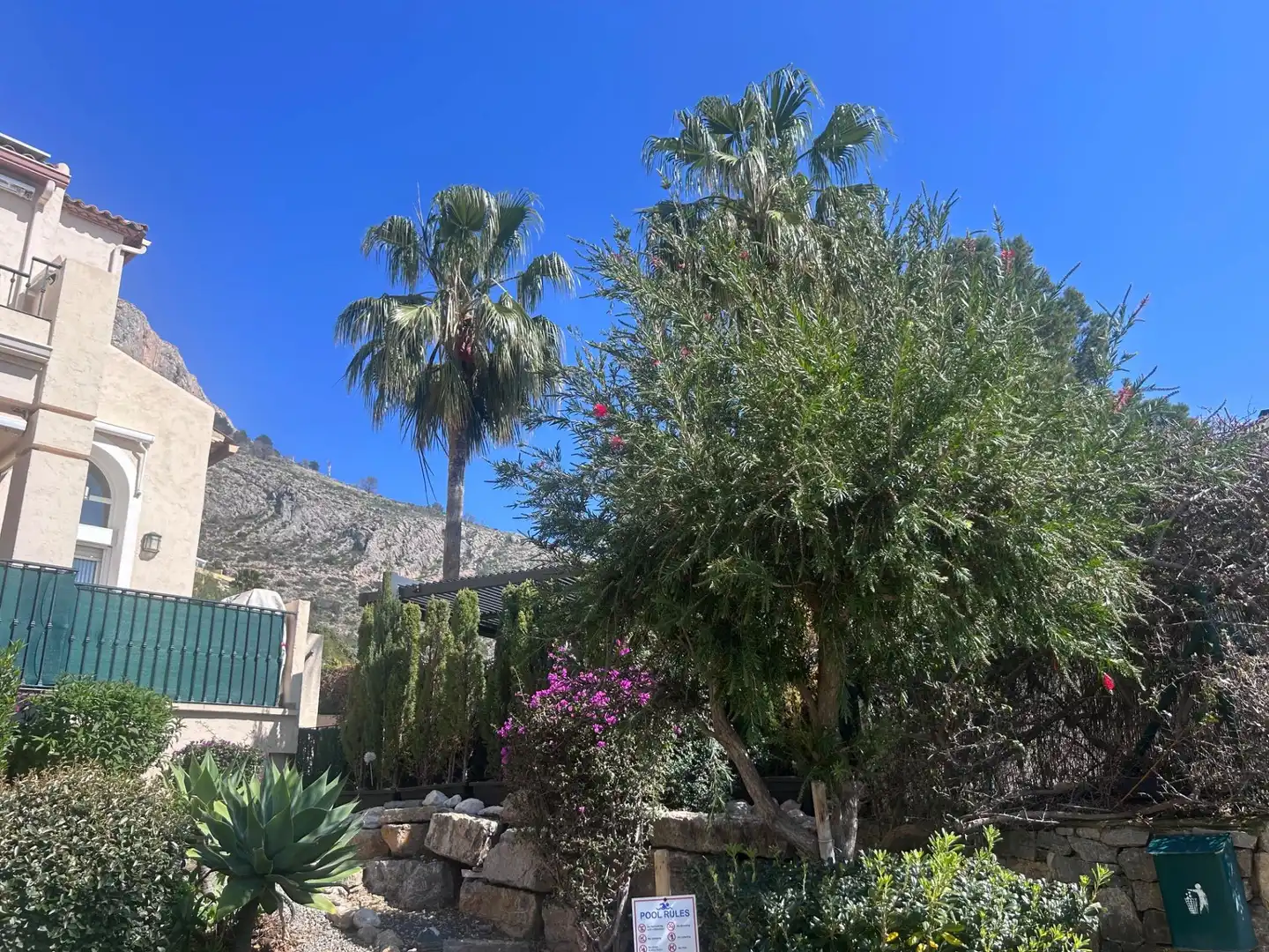 Außenansicht von Einfamilien-Reihenhaus zum Verkauf in Altea mit Klimaanlage, Heizung und Privatgarten