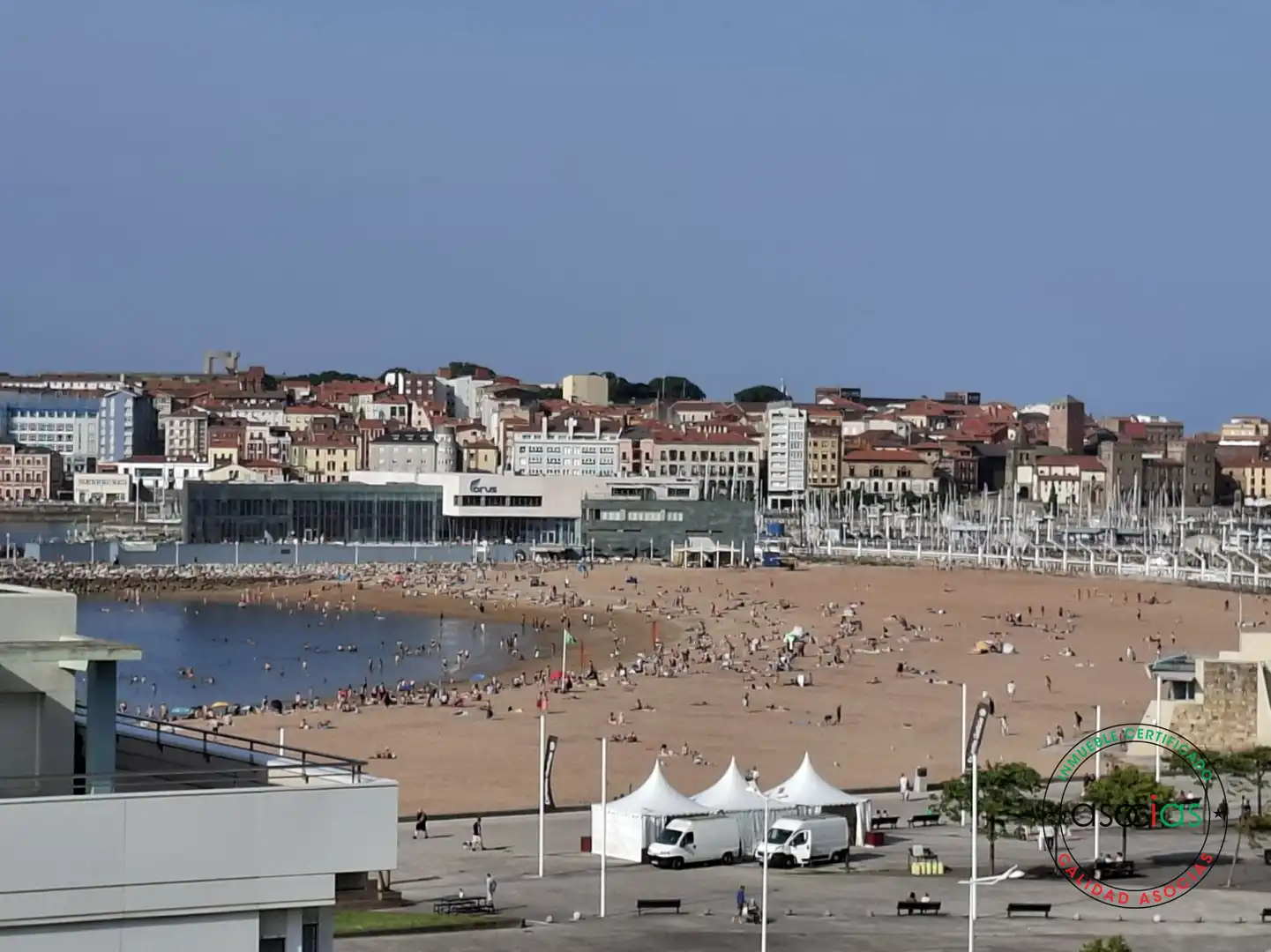 Außenansicht von Wohnung zum Verkauf in Gijón  mit Heizung, Terrasse und Abstellraum