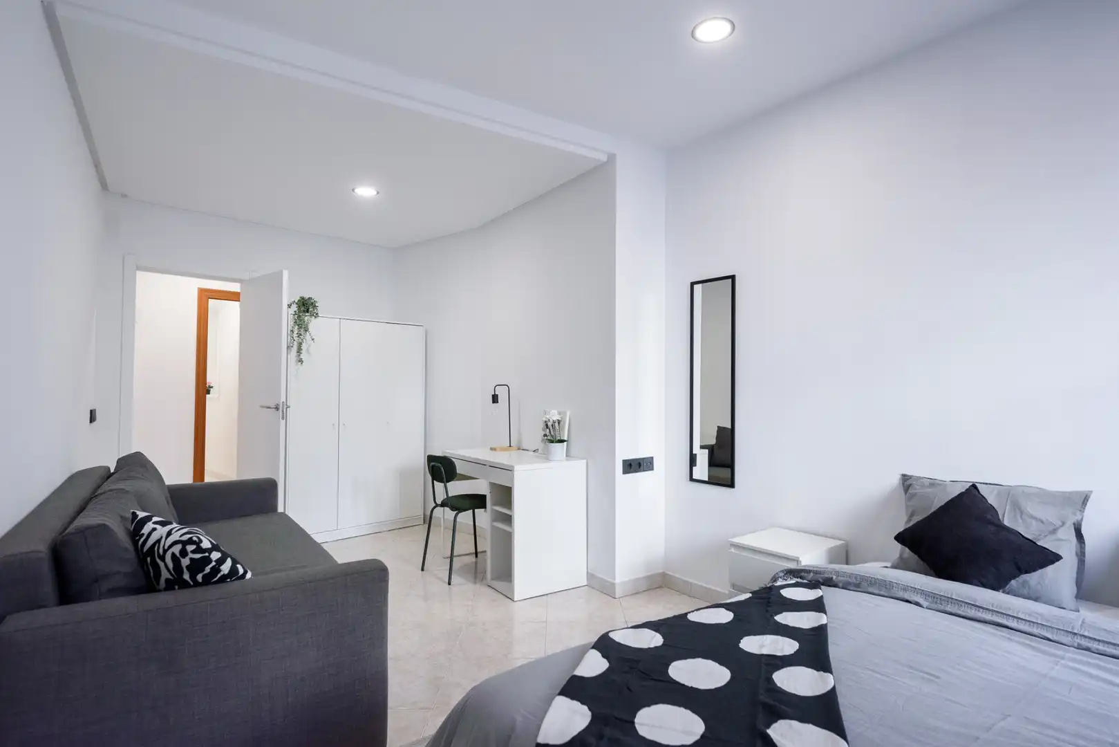 Apartamento con terraza en venta en Carrer de Baix, imagen 4