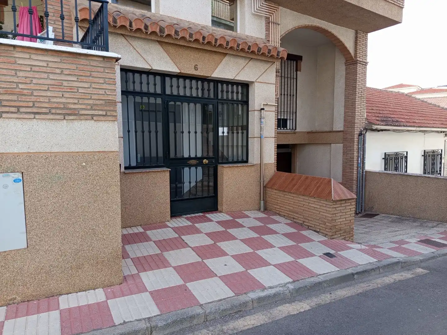 Vista exterior de Garatge en venda en Armilla