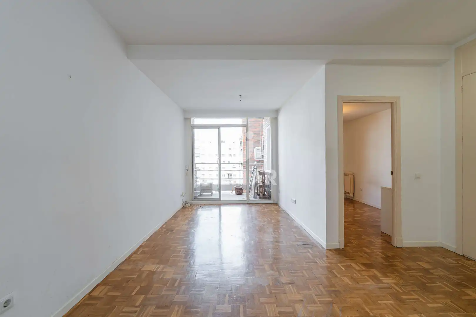 Piso en venta en Madrid con Calefacción, Piscina y Balcón