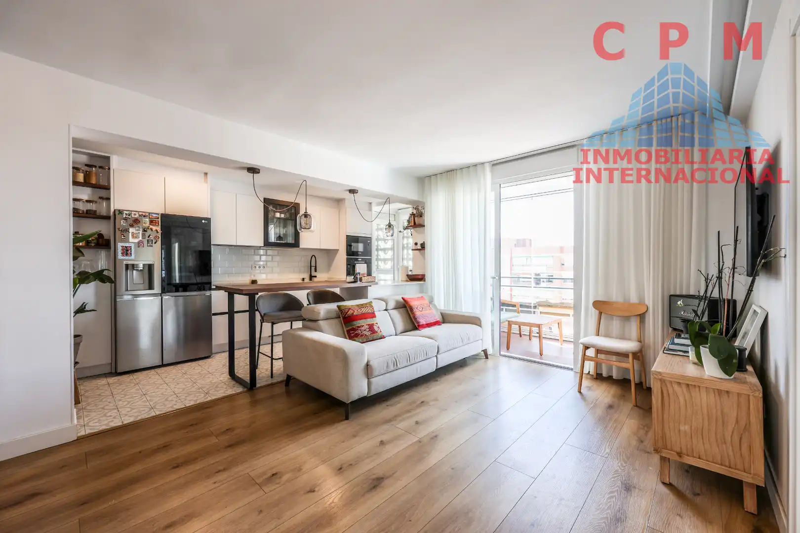 Living room of Flat for rent in Madrid  with Air Conditioner, Heating and Parquet flooring