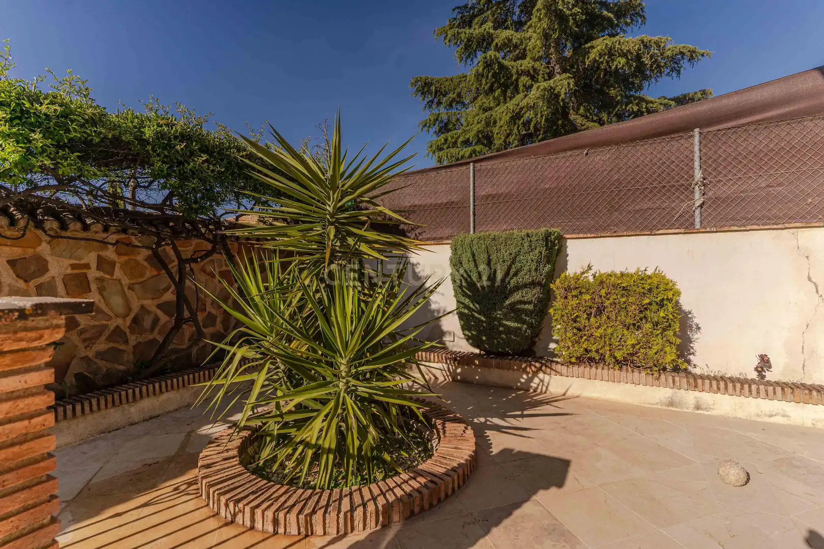 Jardí de Casa o xalet en venda en La Zubia amb Jardí privat, Traster i Piscina