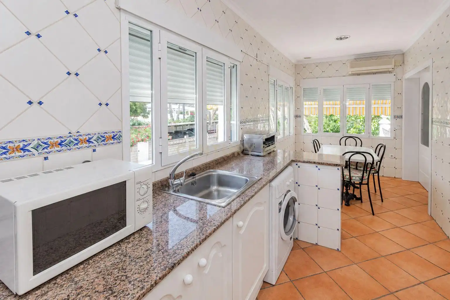 Kitchen of Houses for sale in Dénia  with Air Conditioner, Private garden and Storage room