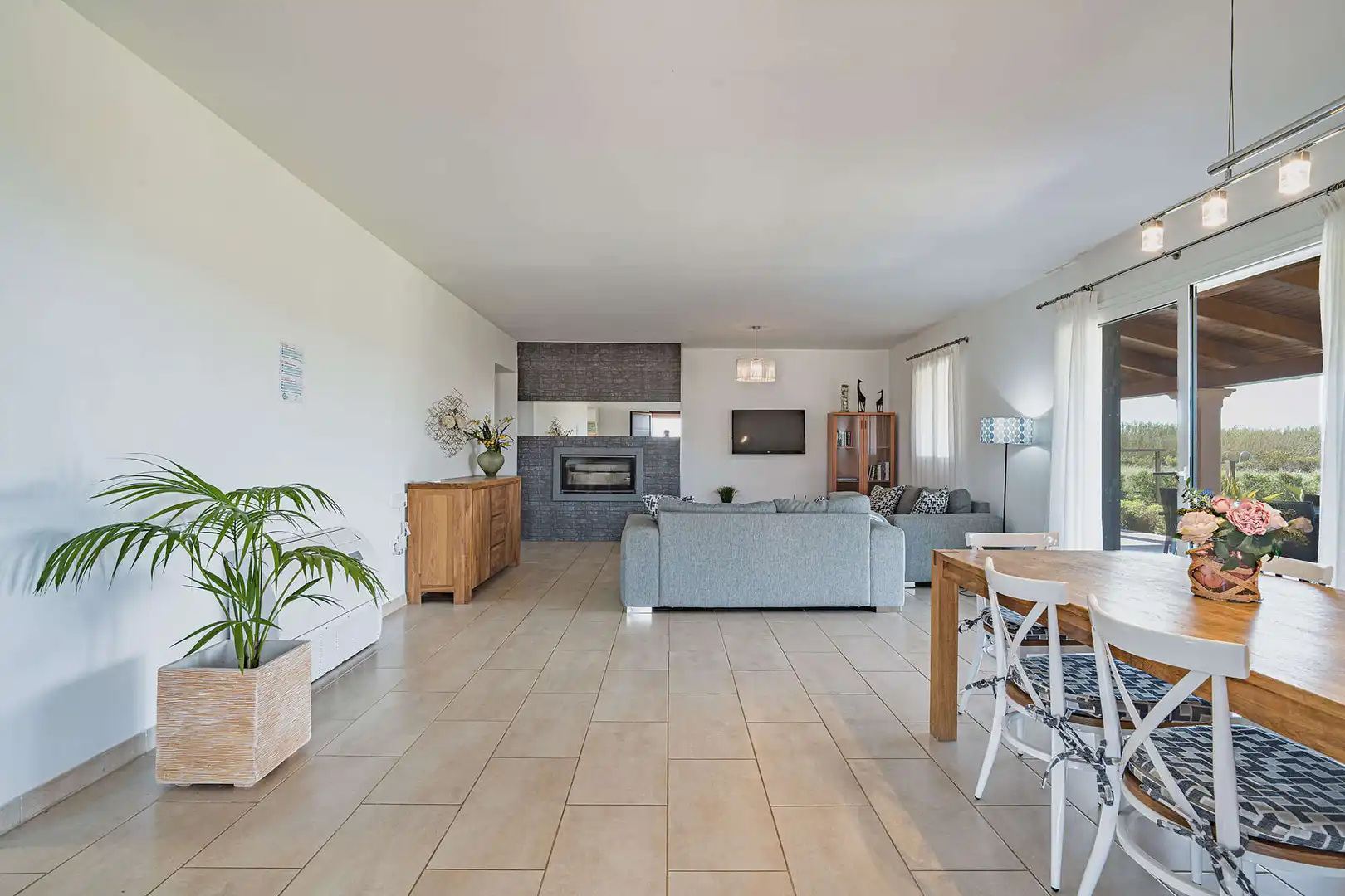 Sala d'estar de Finca rústica en venda en Sa Pobla amb Terrassa i Moblat