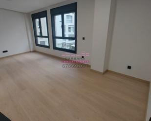 Flat to rent in Vigo   with Parquet flooring, Storage room and Oven