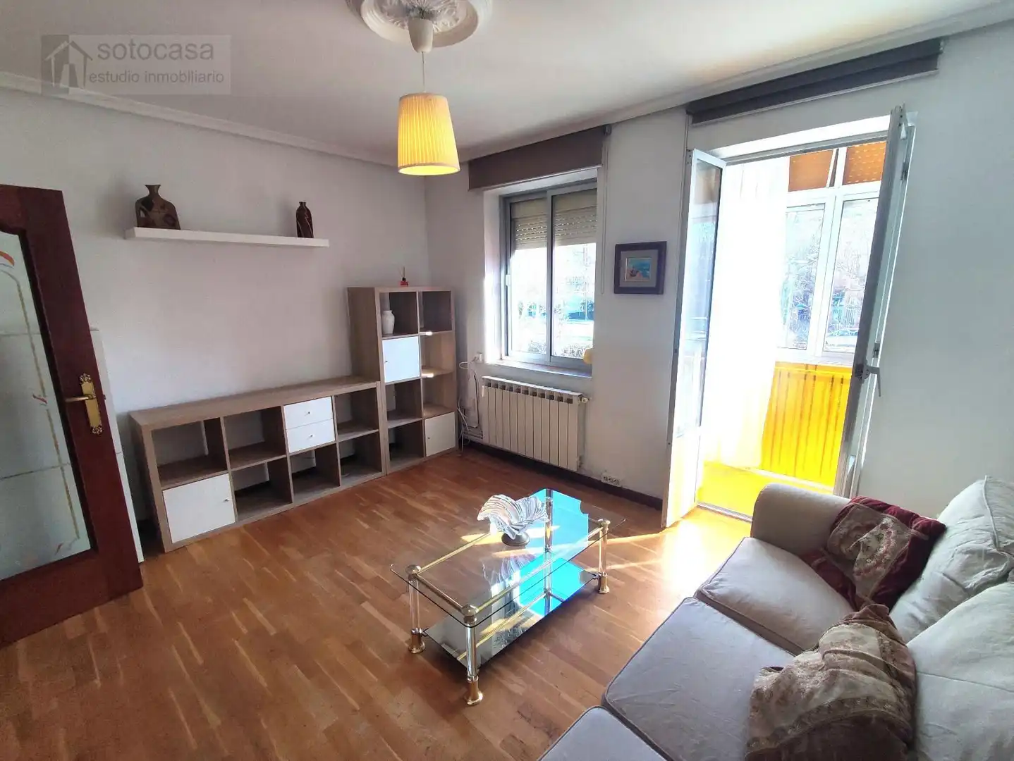 Sala d'estar de Pis en venda en Valladolid amb Calefacció, Terrassa i Moblat