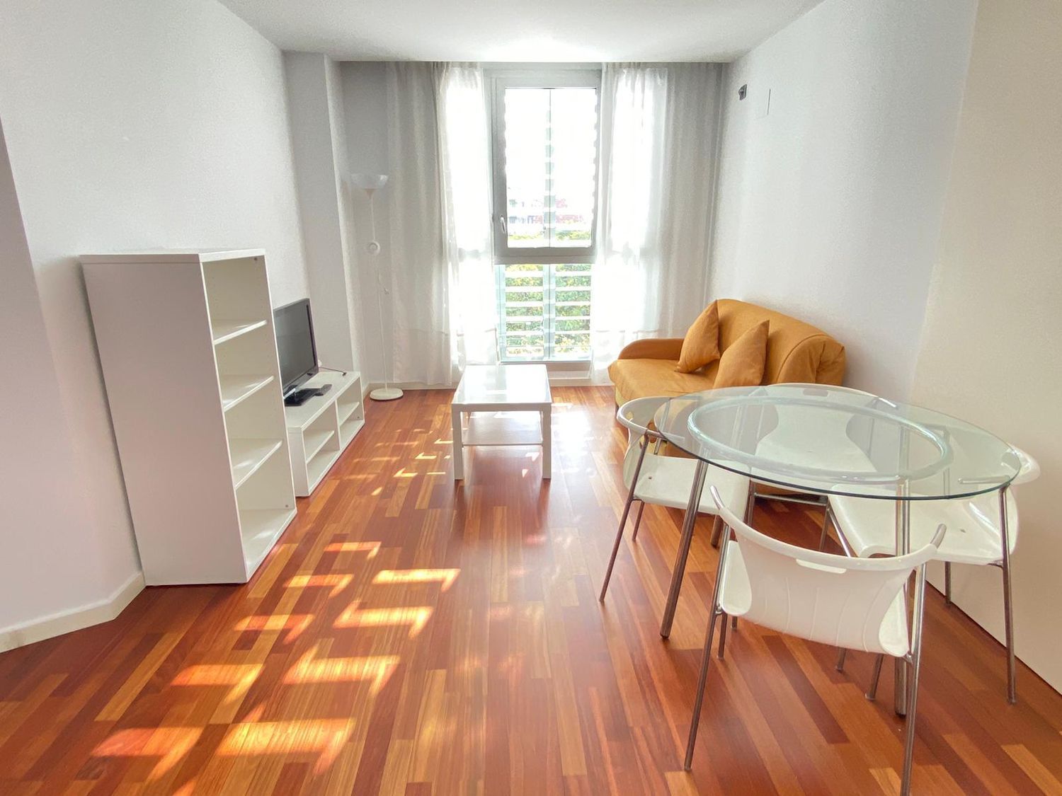 Sala d'estar de Pis de lloguer en  Barcelona Capital amb Aire condicionat