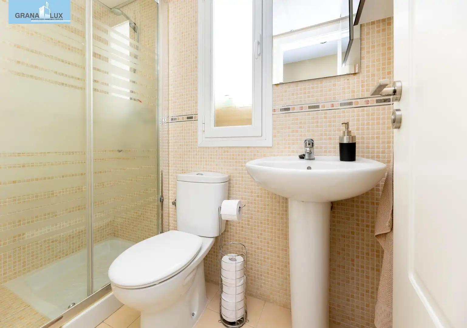 Badezimmer von Wohnung zum Verkauf in Las Gabias mit Terrasse, Abstellraum und Gemeinschaftspool