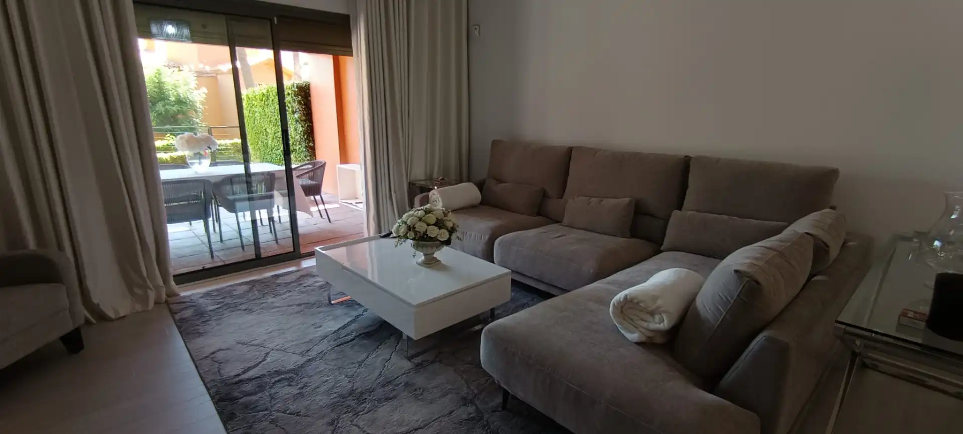 Piso con ascensor en venta en Calle Pico Alcazaba, imagen 2