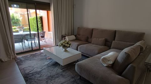 En Venta: Apartamento Moderno en la Urbanización Benatalaya, imatge 2